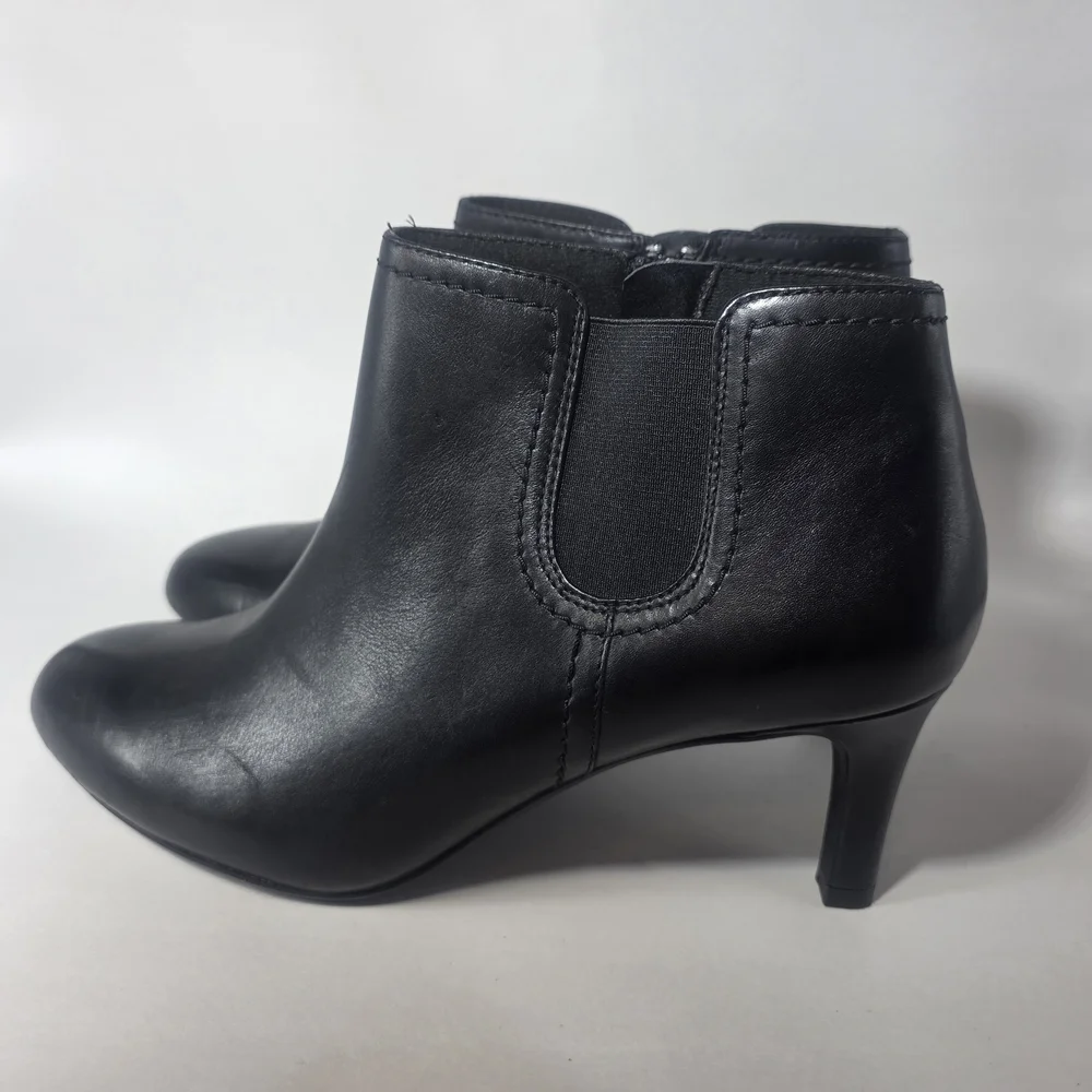 Clarks Women’s Black Leather Ankle Boots Size 9 Heeled Booties New